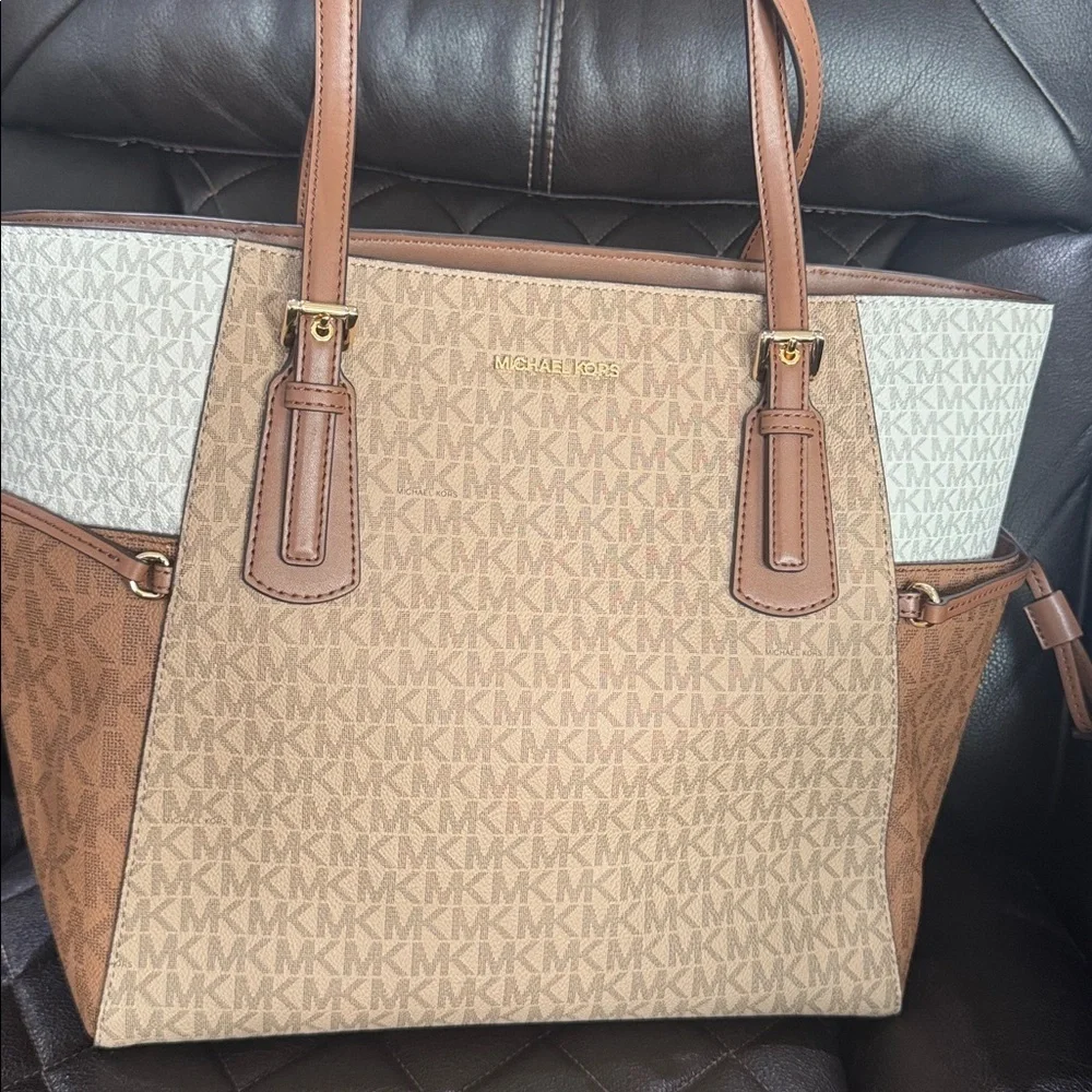 Michael Kors womens Marilyn Medium Top Zip Tote
